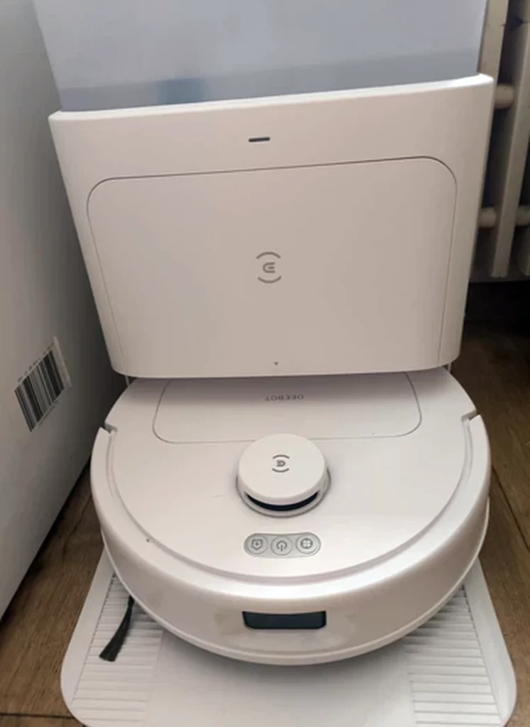 робот-пилосос зі станцією самоочищення Ecovacs Deebot N30 Pro Omni