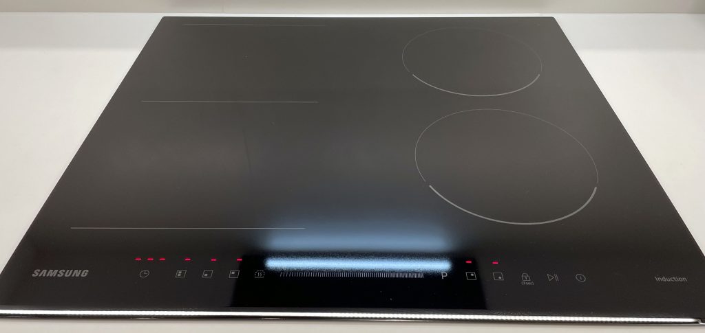 Samsung NZ64R3747BK/WT — Зручність Flex Zone для великого посуду