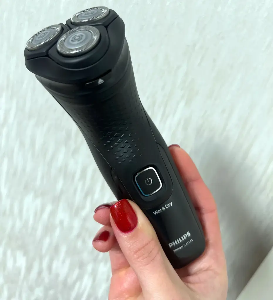 Philips S1141/00 — доступна роторна бритва для початківців